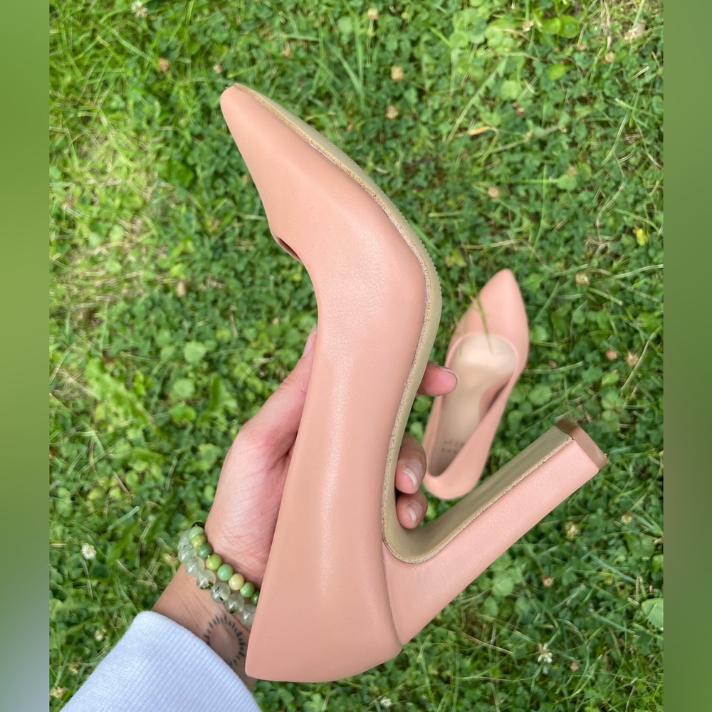 Heels - Picture 2 of 16